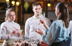 The restaurant staff learns to distinguish between glasses.